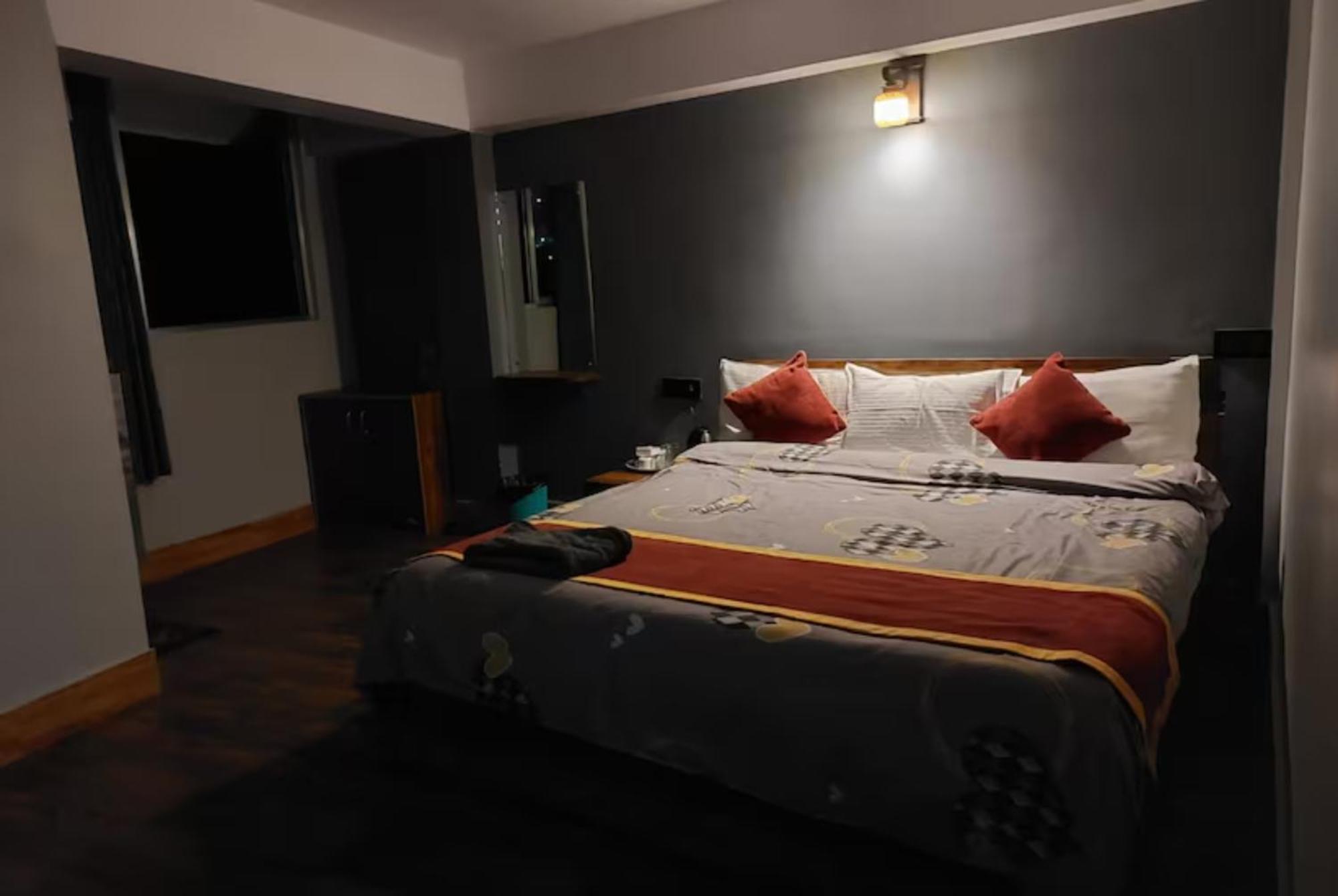 Hotel Pitstop Darjeeling - Excellent Service Recommended & Couple Friendly Exteriör bild