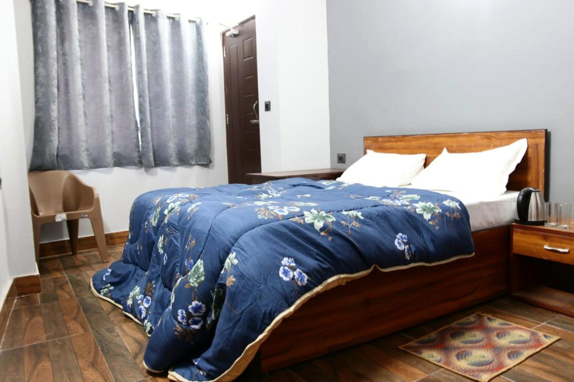 Hotel Pitstop Darjeeling - Excellent Service Recommended & Couple Friendly Exteriör bild