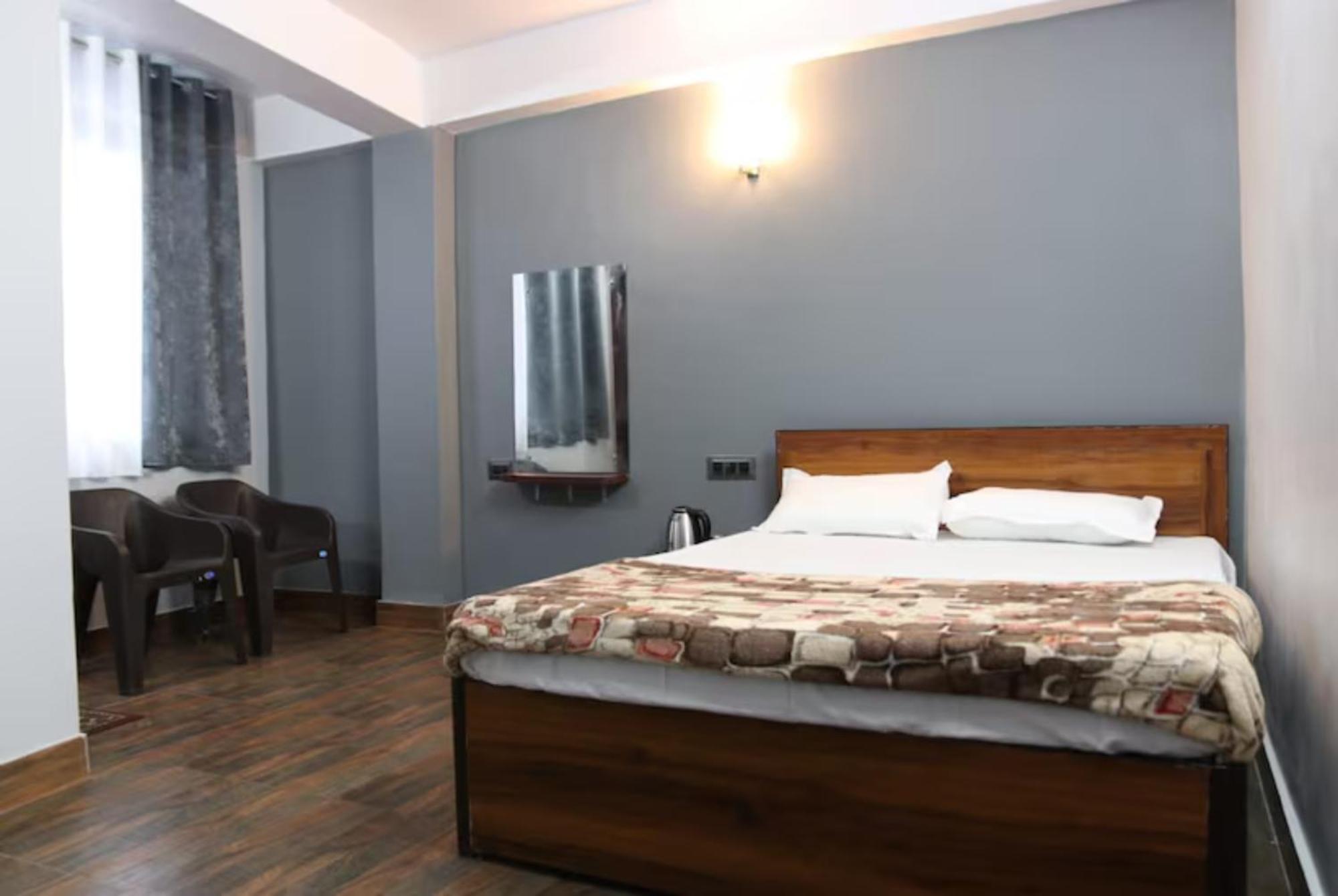 Hotel Pitstop Darjeeling - Excellent Service Recommended & Couple Friendly Exteriör bild