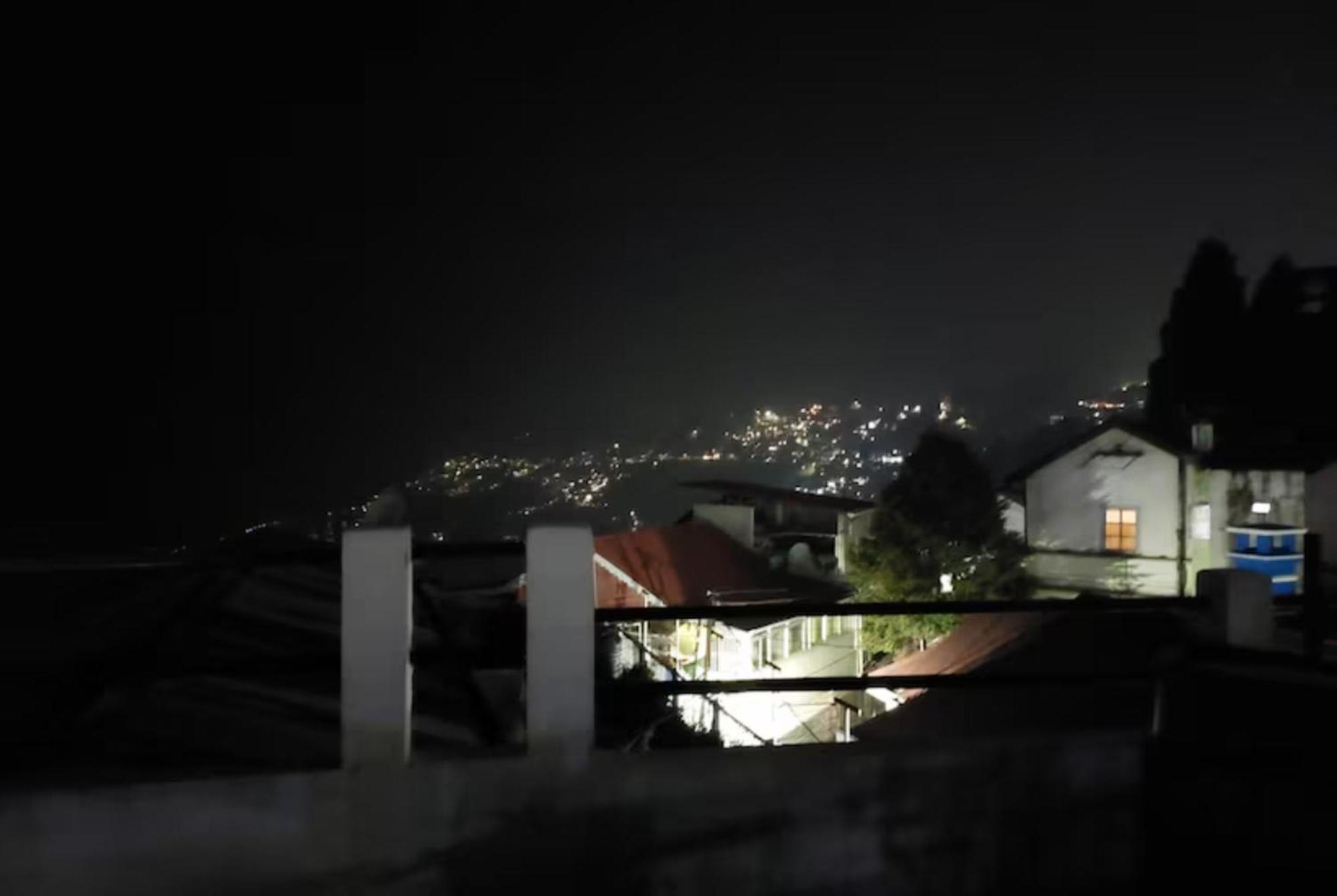 Hotel Pitstop Darjeeling - Excellent Service Recommended & Couple Friendly Exteriör bild