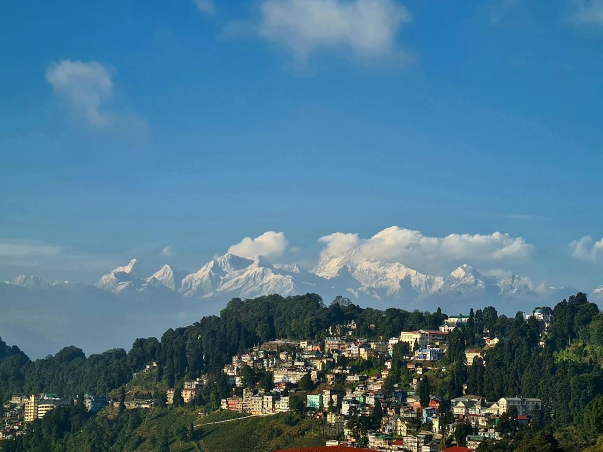 Hotel Pitstop Darjeeling - Excellent Service Recommended & Couple Friendly Exteriör bild